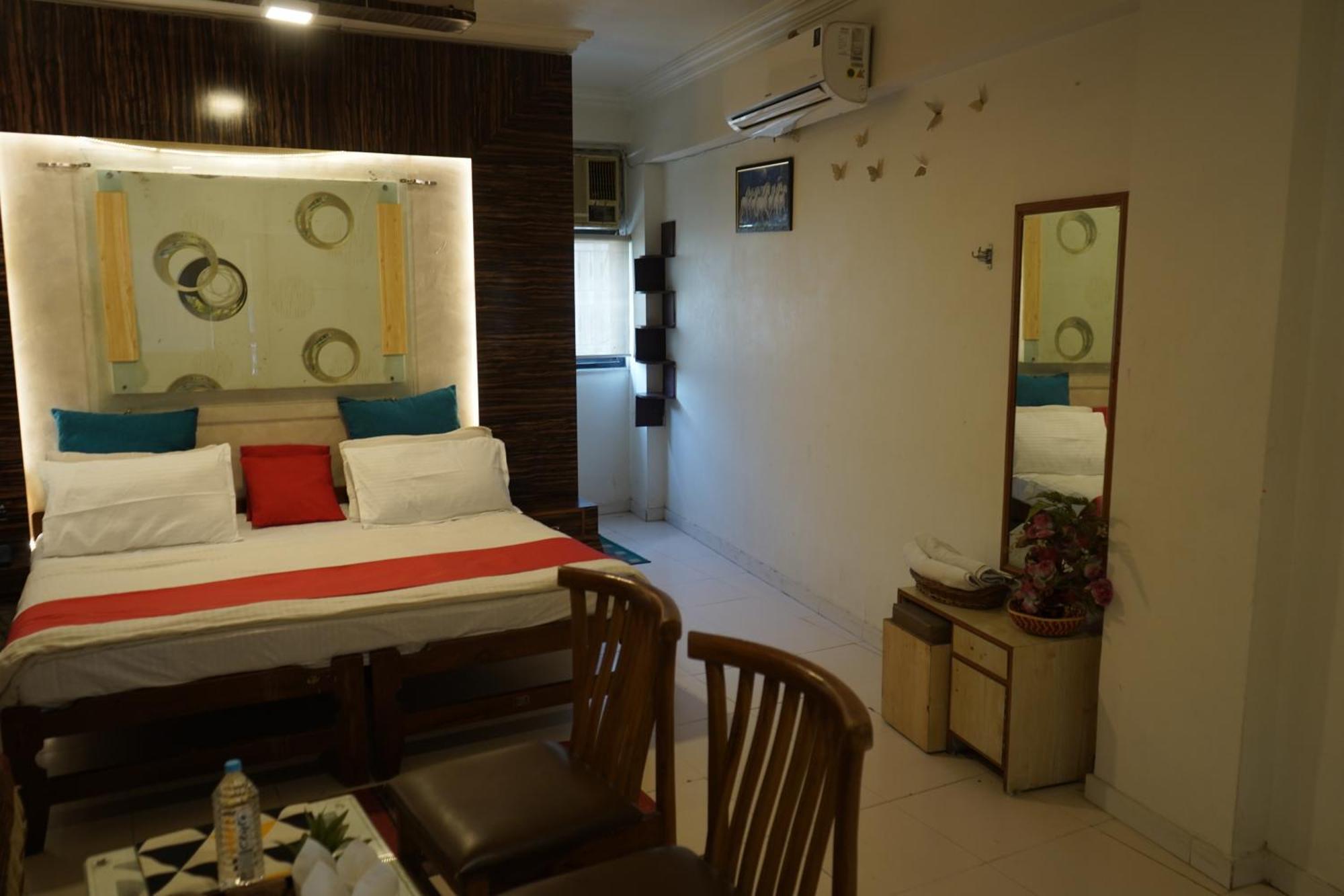Hotel Krishna 阿穆达巴 外观 照片