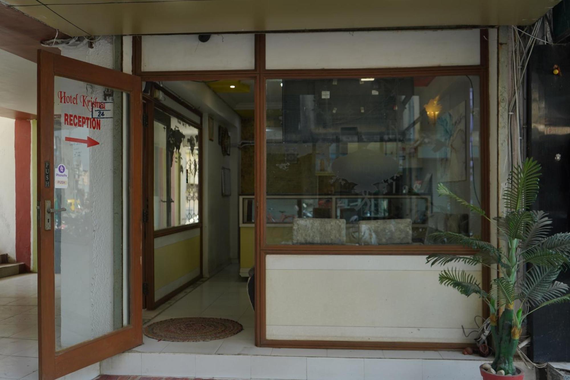 Hotel Krishna 阿穆达巴 外观 照片